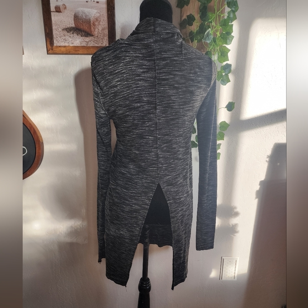 We The Free Heather Black Split Back Tunic Size Small - Picture 9 of 10